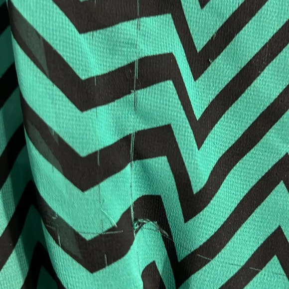 Enfocus Studio Women's Size 10 Dress Green Black Chevron Print Chiffon Lined - Picture 8 of 10